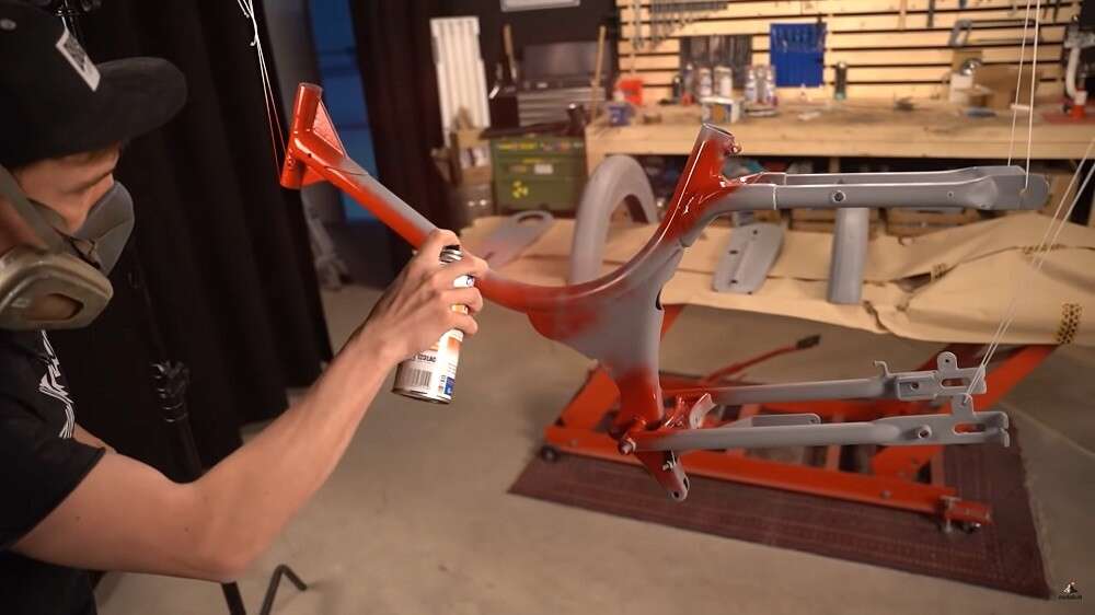 Das komplette Lackieren ist aufwendig, aber lohnenswert Das komplette Lackieren ist aufwendig, aber lohnenswert