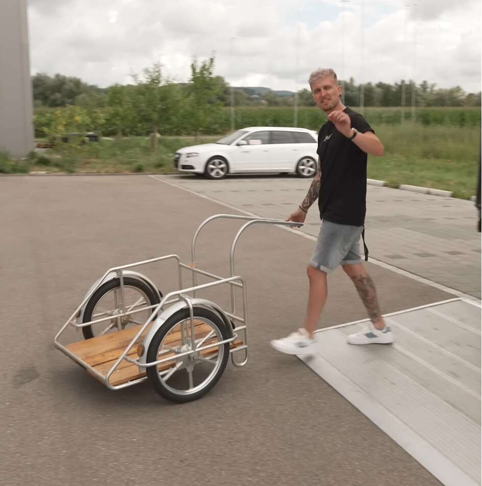 Im Allgemeinen sind Anhänger für Töfflis erlaubt Im Allgemeinen sind Anhänger für Töfflis erlaubt