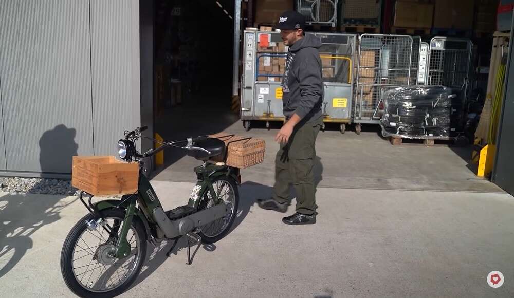 Das Platzangebot eines Mofas ohne Anhänger ist sehr begrenzt Das Platzangebot eines Mofas ohne Anhänger ist sehr begrenzt