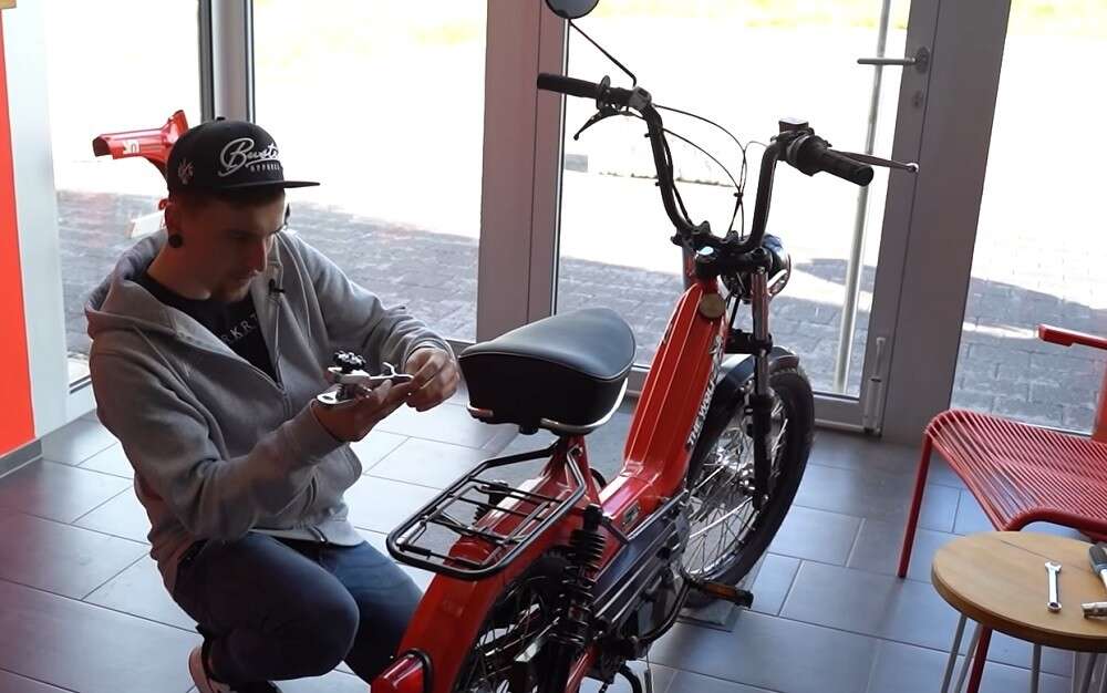 Anhängerkupplung Haerry Befestigung am Sattelrohr lang Anhängerkupplung Haerry Befestigung am Sattelrohr lang