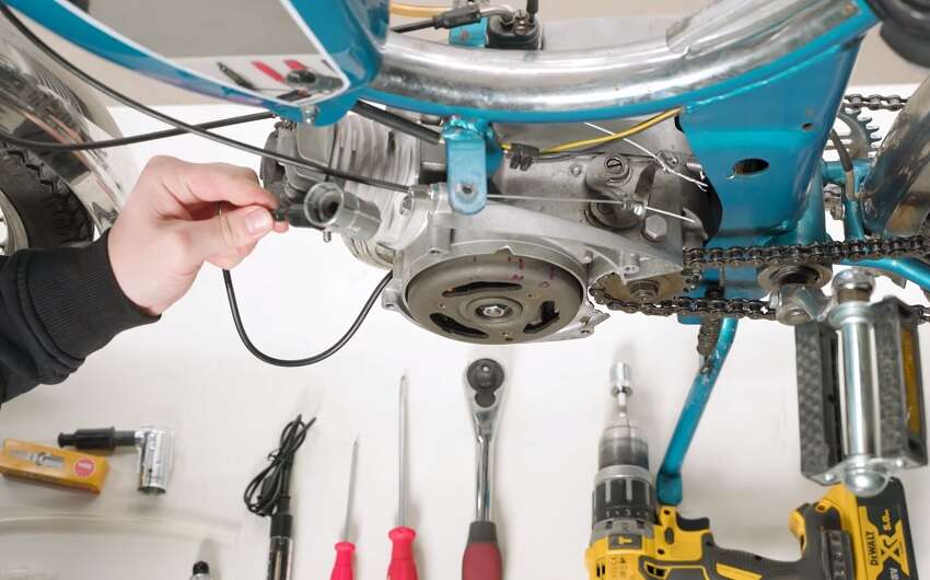 Zündkabel wechseln am Mofa Zündkabel wechseln am Mofa