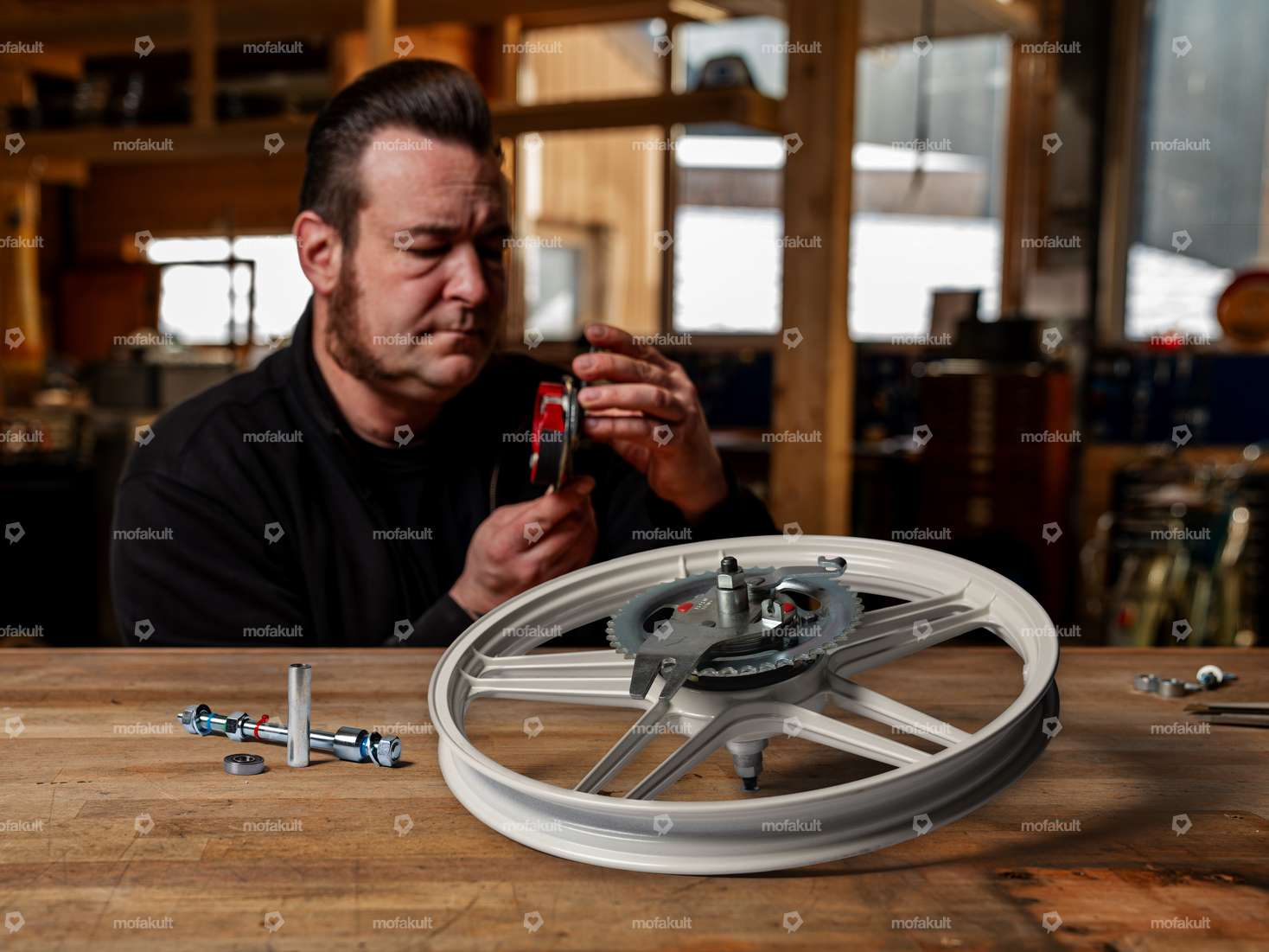 Siggnature Nabenrevision LELEU Gussrad hinten | Puch Maxi Carousel Image 1