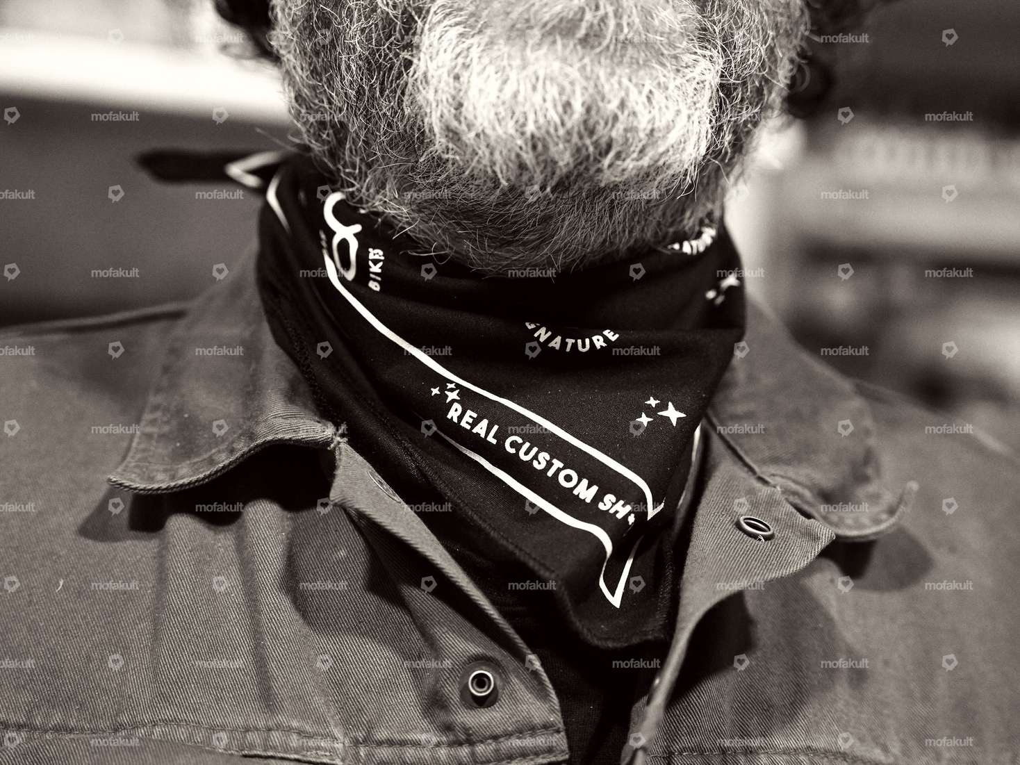 Siggnature Bandana 50 x 50 cm schwarz / creme Carousel Image 2