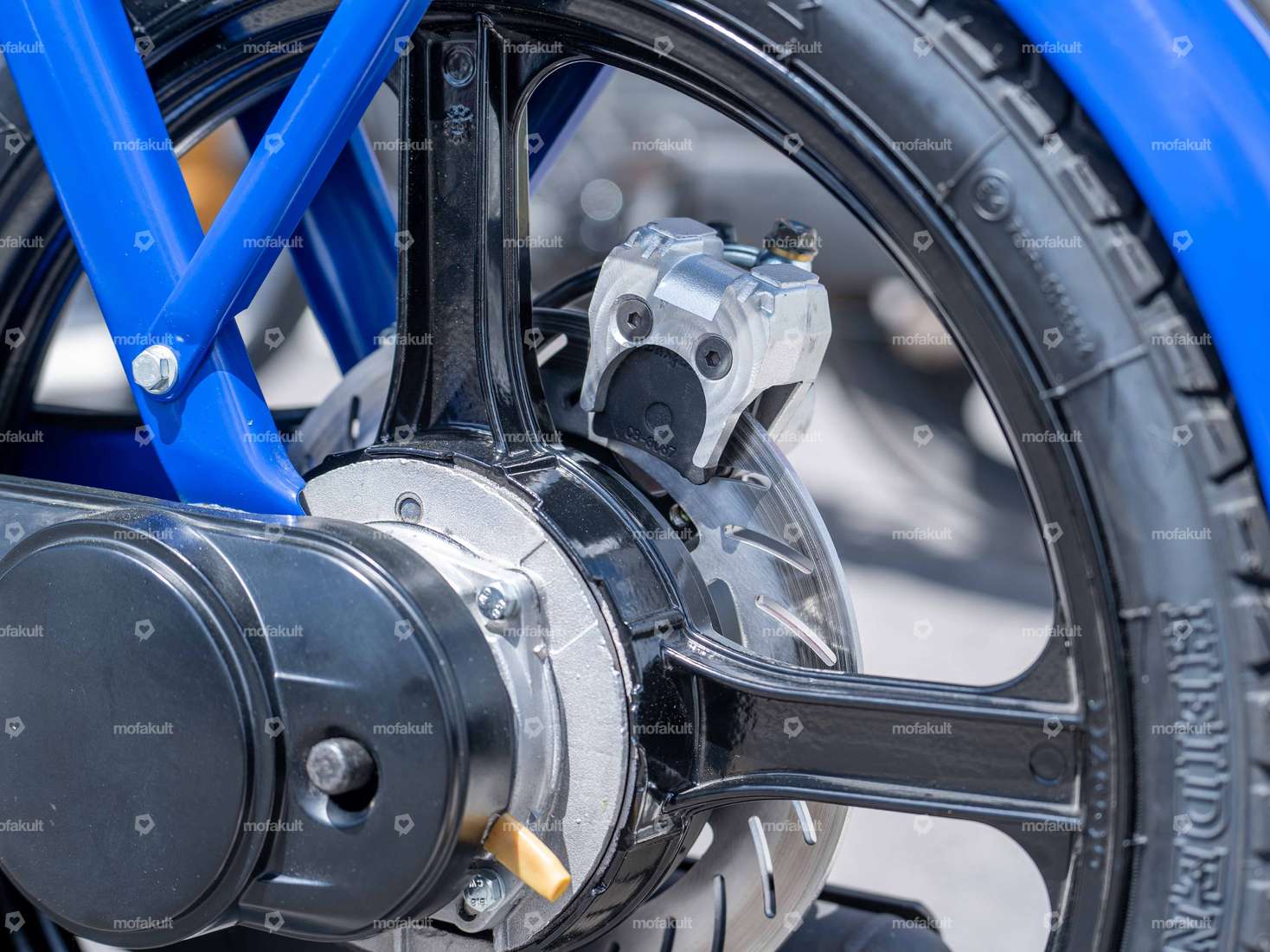 Disc brake set cast rim rear | Piaggio Ciao, SI, Bravo Carousel Image 8