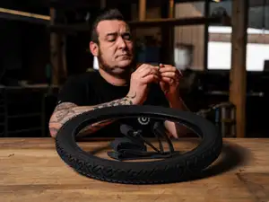 Siggnature Schlauch- und Reifenwechsel 17" Gussrad Siggnature Schlauch- und Reifenwechsel 17" Gussrad