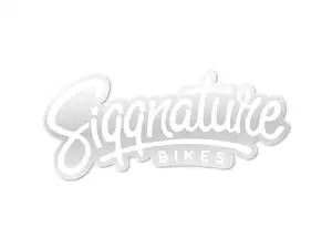 Siggnature Aufkleber «Siggnature Bikes» 120 x 50 mm transparent weiss Siggnature Aufkleber «Siggnature Bikes» 120 x 50 mm transparent weiss